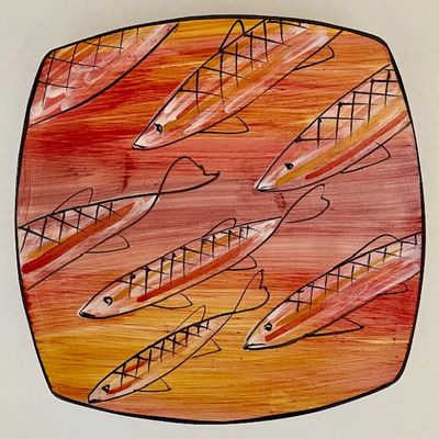 Céramique - Assiette à sushi en céramique peinte à la main cm30x30 « Petits poissons ». - CERASELLA CERAMICHE