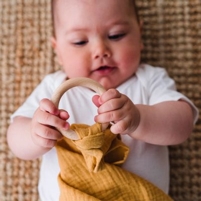 Jouets enfants - anneau bois & coton bio - APUNT BARCELONA
