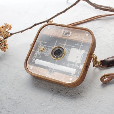 Gifts - Paper Shoot will be the most simple but functionally whole camera in the market. We aim to give owners of Paper Shoot an experience more than surprise and allow them to express their high-end taste with our attentive and creative design. - PAPER SHOOT