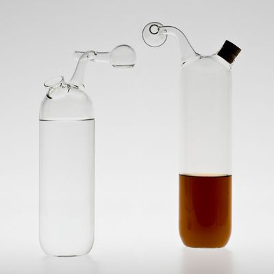 Design objects - X 3cl, bottle with a measuribg sphere for 3cl of alcohol. - LAURENCE BRABANT EDITIONS