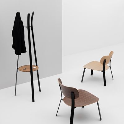 Walk-in closets - Cruso - SPRINGBACK - coat rack & lounge chair - BELGIUM IS DESIGN