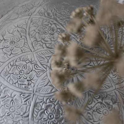 Formal plates - Decorated aluminum trays - VAN VERRE