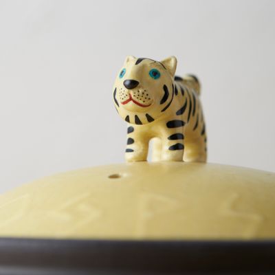 Platter and bowls - ceramic stew pot with tiger handle - ONENESS