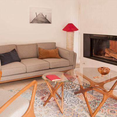 Canapés pour collectivités - Retro Modern Sofa 3 seaters Abigail in 100% natural solid Sungkai wood. - EZEÏS