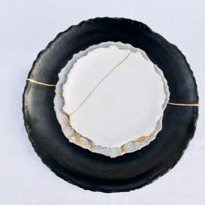 Dessous de plat - SET DE VAISSELLE ARTISANALE EN GRÈS AUX LIGNES IRRÉGULIÈRES - MAISON GALA