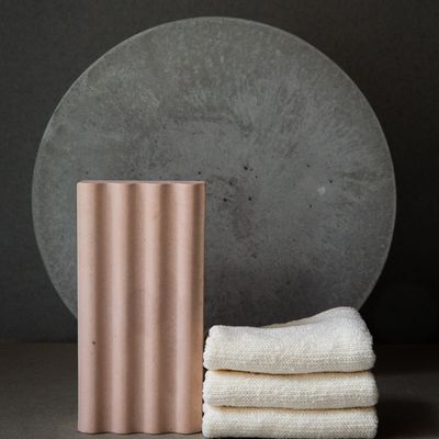 Loungewear - Design for Resilience - Natural sponge cleaning glove - BELGIUM IS DESIGN