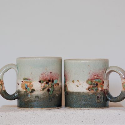 Tasses et mugs - Mug en porcelaine chamotté. - BLEU TERRE