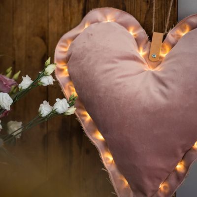 Decorative objects - Light cushions - Bright hearts. - ROSE VELOURS