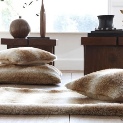 Cushions - Faux fur floor cushion - MAISON EVELYNE PRÉLONGE FRANCE