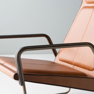Lounge chairs - VOGUE Lounge Chair -metal+leather - DOIMO BRASIL