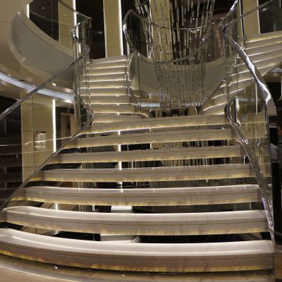 Pièces uniques - Escalier en acier inoxydable sur mesure pour Mega Yacht - MITRAS ARCHITECTURAL METALWORK
