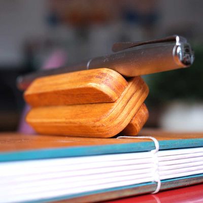 Stationery - the Wooden Pen Holder - BITTI GITTI