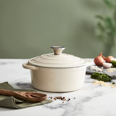 Stew pots - Barbary & Oak Foundry 24cm Round Cast Iron Casserole Dish - RKW LTD - BARBARY & OAK