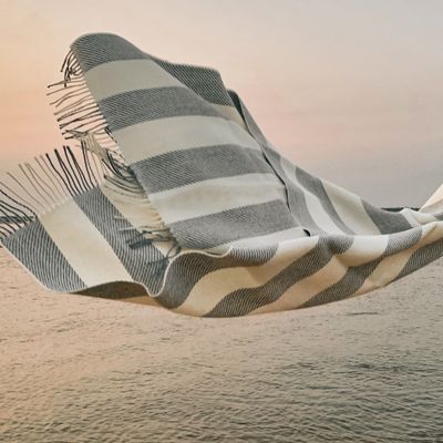 Foulards et écharpes - COUVRE-LIT CLASSIQUE EN ALPAGA À CHEVRONS. Luxe et durabilité. Fibres naturelles - PUEBLO