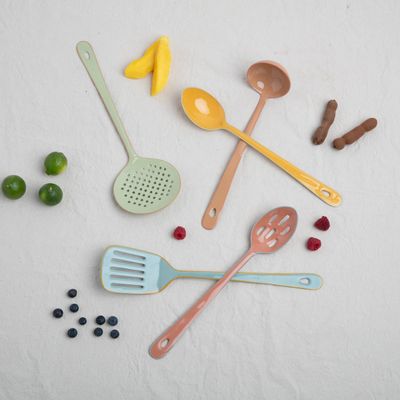 Kitchen utensils - Coloured enamel utensils - BE HOME