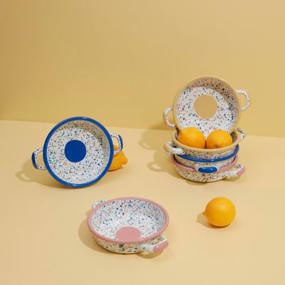 Everyday plates - Wonder Wheel Pans and Pots - KAPKA ENAMELWARE