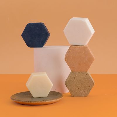 Savons - SHAMPOING SOLIDE - CHEVEUX BLANCS ET DÉCOLORÉS - SAVONNERIE CIMENT