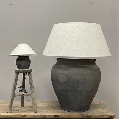 Poterie - Lampe de table en poterie grise - THE SILK ROAD COLLECTION