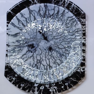 Formal plates - Fusin-cut glass reception plate - RECYCLAGE DESIGN RÉANIMATEUR D'OBJETS R & D
