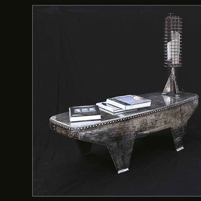 Tables basses - Table basse en métal riveté type Eiffel 100 % recyclé . - RECYCLAGE DESIGN RÉANIMATEUR D'OBJETS R & D