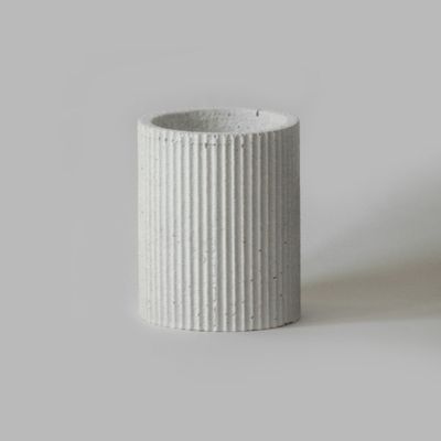 Objets design - Bougeoir en béton cranté - AKARA