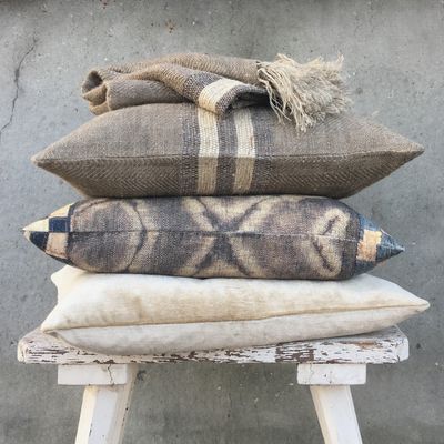 Cushions - Cushion Puck linen & Silk - ML FABRICS