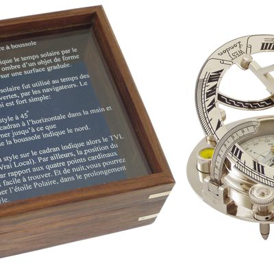 Decorative objects - Plane, sphere, projector, clock, bird, porthole, lantern, nautical instrument, stool - TRADE WINDS