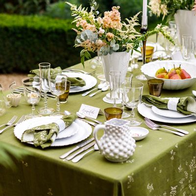 Table cloths - S&BEE Linen Tablecloths & Napkins - SUMMERILL AND BISHOP