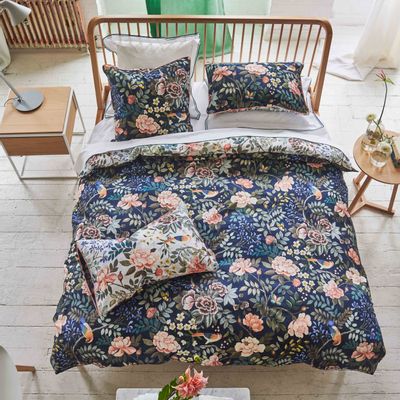 Bed linens - Porcelain from China Midnight - 100% cotton sateen bed linen - DESIGNERS GUILD