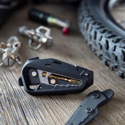 Cadeaux - Kit Multi-outils pour Vélo M110 Noir de Tactica Gear - KUBBICK