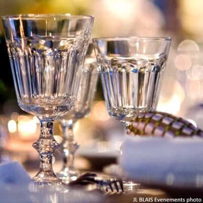 Objets de décoration - Table de mariage - FRANC 1884