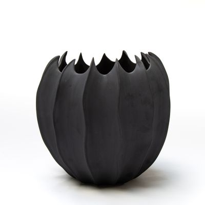 Vases - AVA black vase en biscuit de porcelaine H=20cm, D=21cm - YLVAYA DESIGN