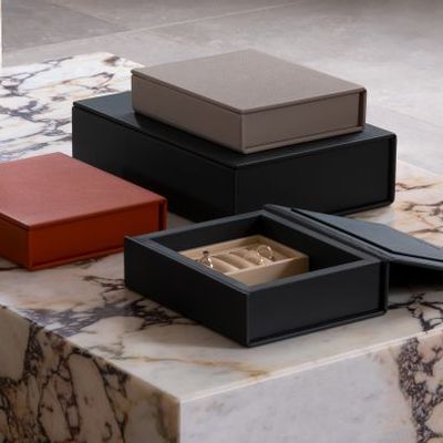 Caskets and boxes - Jewelbox oekotex-certified leather - AUGUST SANDGREN