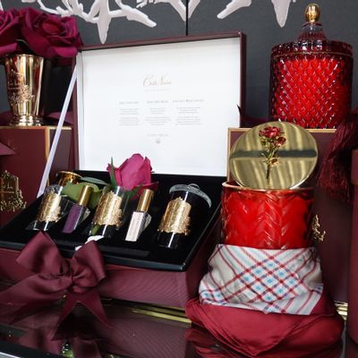 Décorations florales - GRAND BOUQUET DE LUXE - INSIGNE DORÉ - ROSES MÉLANGÉES - BOÎTE ROSE - CÔTE NOIRE