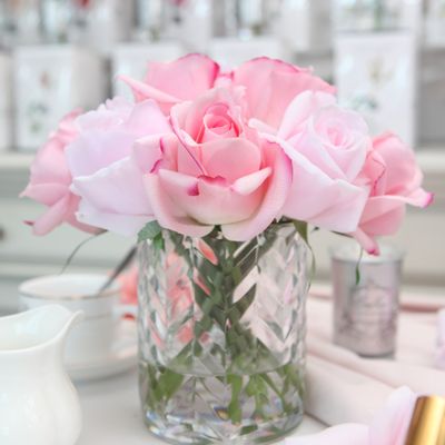 Floral decoration - LUXURY LILIES AND ROSES - IVORY WHITE - SILVER BADGE - NAVY BLUE BOX - CÔTE NOIRE