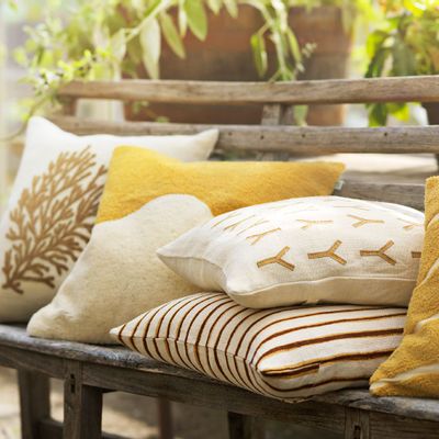 Fabric cushions - Linen Cushions - Divan - CHHATWAL & JONSSON
