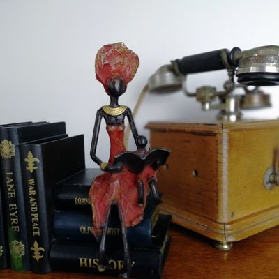 Sculptures, statuettes and miniatures - Average sitting women - LAFI BALA - BRONZES D'AFRIQUE