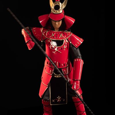 Pièces uniques - samourai rouge vernis - ANNIE DELEMARLE SCULPTURE CUIR