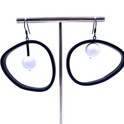Gifts - Em black/white earrings - SAMUEL CORAUX