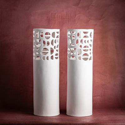 Vases - COX, vase, Bone China, white, organic, handmade - KLATT OBJECTS