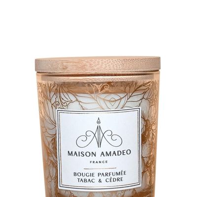 Candles - Bougie Parfumée Tabac et Cèdre - MAISON AMADEO