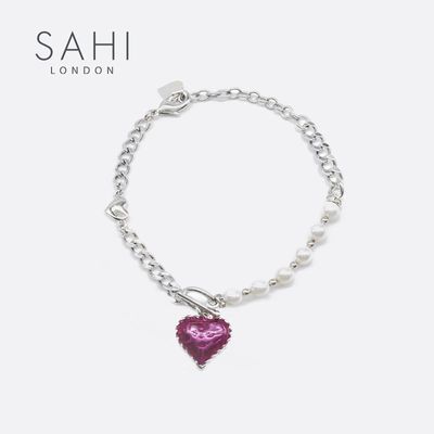 Bijoux - BRACELET À MAILLONS ET CHAÎNE EN PERLES ÉMAILLÉES EN FORME DE CŒUR SAHI - SAHI LONDON