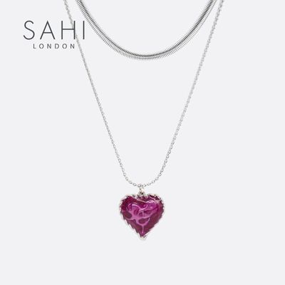 Jewelry - COLLIER À PENDENTIF EN FORME DE CŒUR EN ÉMAIL SAHI LOVE - SAHI LONDON