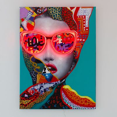 Paintings - 'Chic Woman' Wall Artwork with LED Neon - SMALL - LOCOMOCEAN