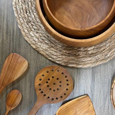 Couverts de service - Cuisine et bols en bois de teck - BY ROOM