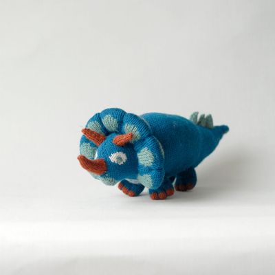 Objets design - TRINI : Peluche tricotée en alpaga de la collection DINOS. Normes CE - SOL DE MAYO