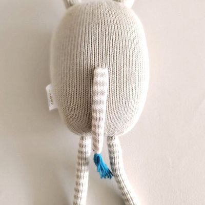 Objets de décoration - HITO : Peluche tricotée. Collection Funny Farmers. Normes CE - SOL DE MAYO