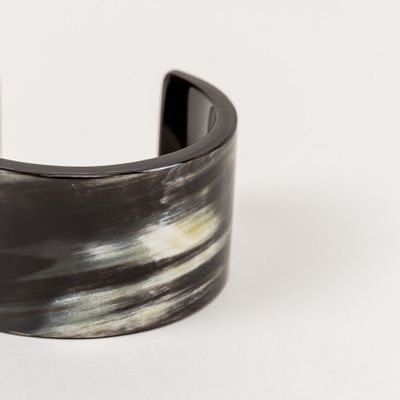Jewelry - Thin cuff, straight edges, in horn - L INDOCHINEUR X RIVÊT