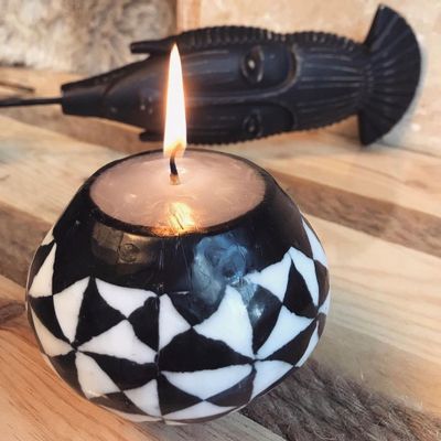 Decorative objects - Graphic round candle - EL PELICANO