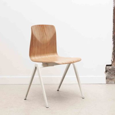 Chaises - Chaise Galvanitas réédition S22 hêtre - CARTEL DE BELLEVILLE